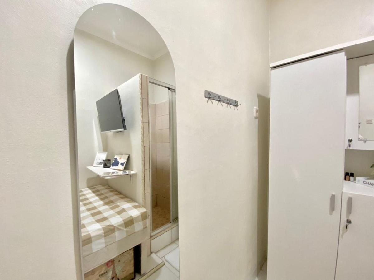 ジャカルタ Kos Awany Colivingホステル エクステリア 写真